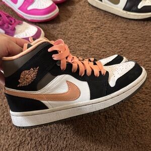 Jordan Athletic Shoes Black White Peach